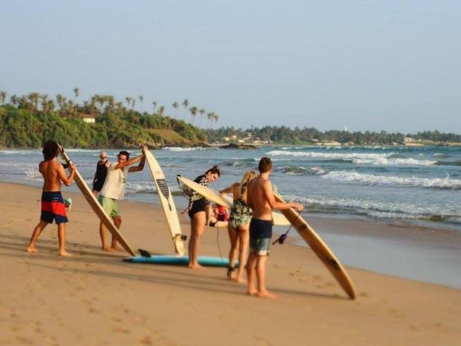 Lion Paradise Surf Beach 마타라 외부 사진